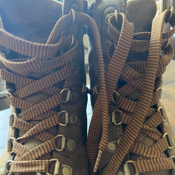 Kodiak Surrey II hiking boots, size 6.5 - Picture 7 of 16